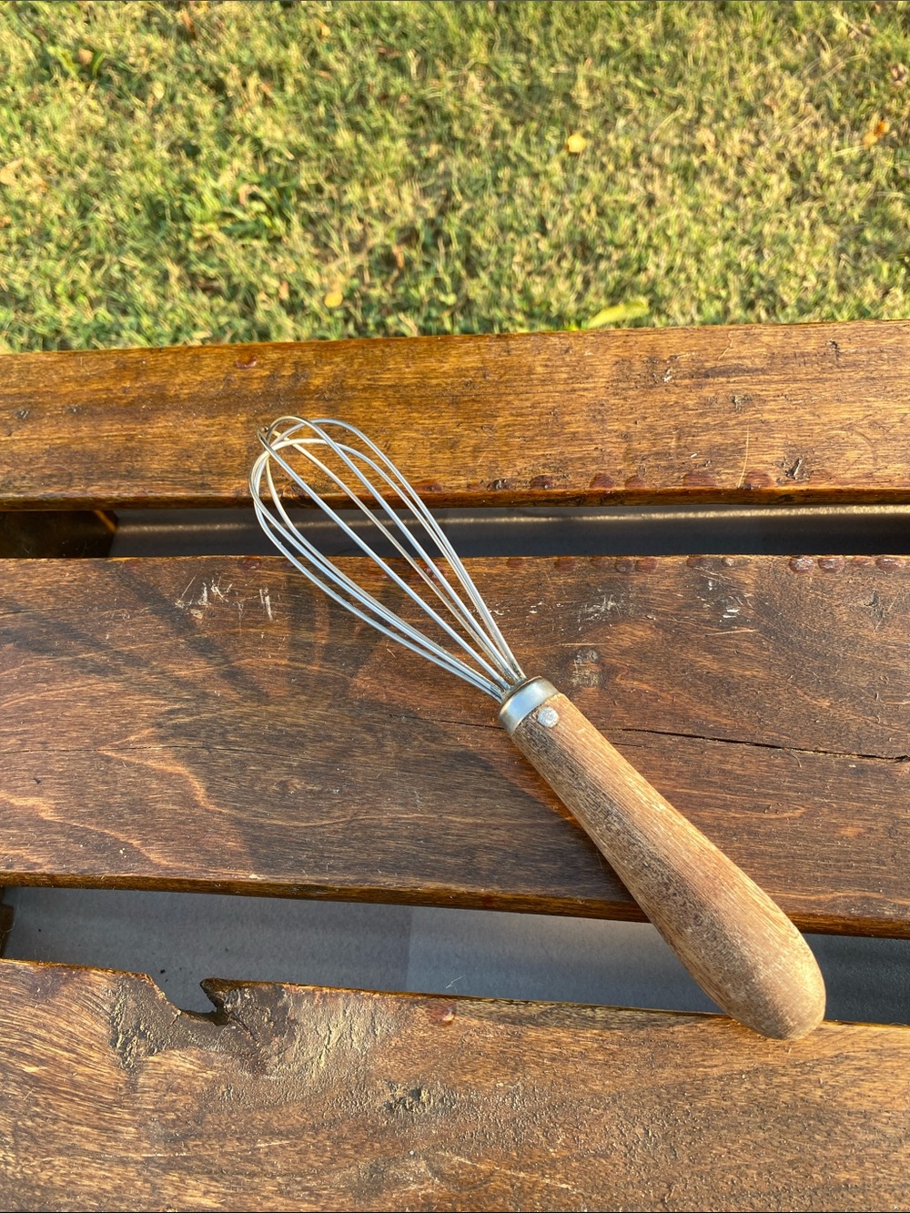 Vintage Balloon Wooden Handle Stainless Steel Wire Whisk